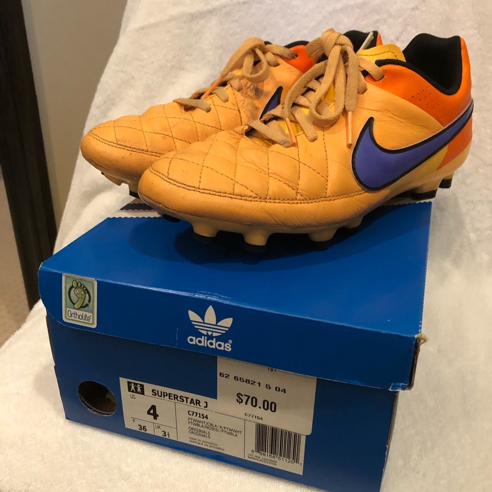 Adidas Girls Soccer Shoes 4